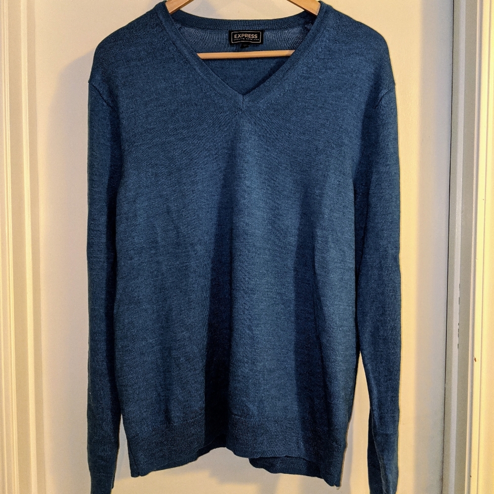 Men's Express large Merino wool v-neck sweater